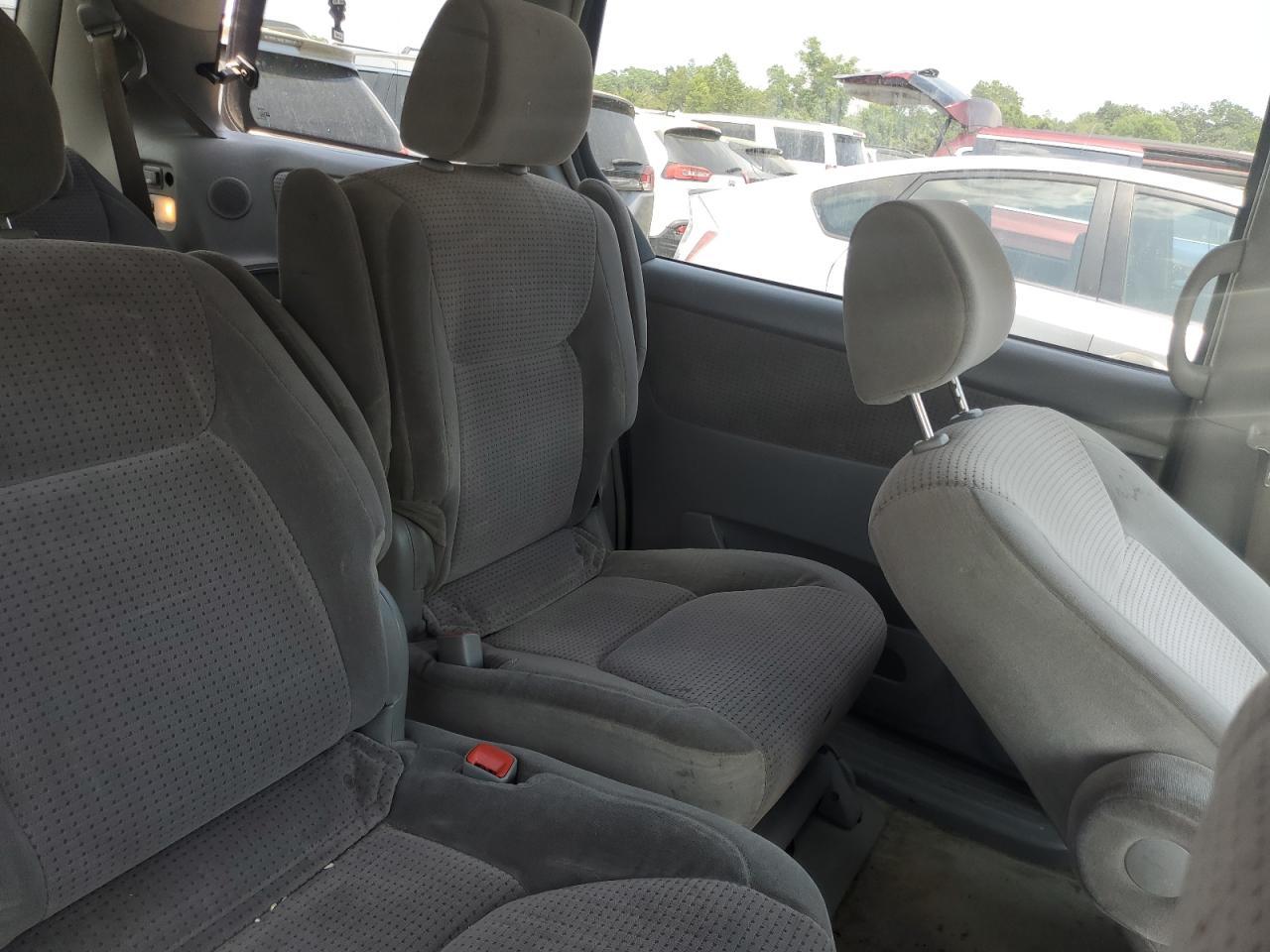 2006 TOYOTA SIENNA