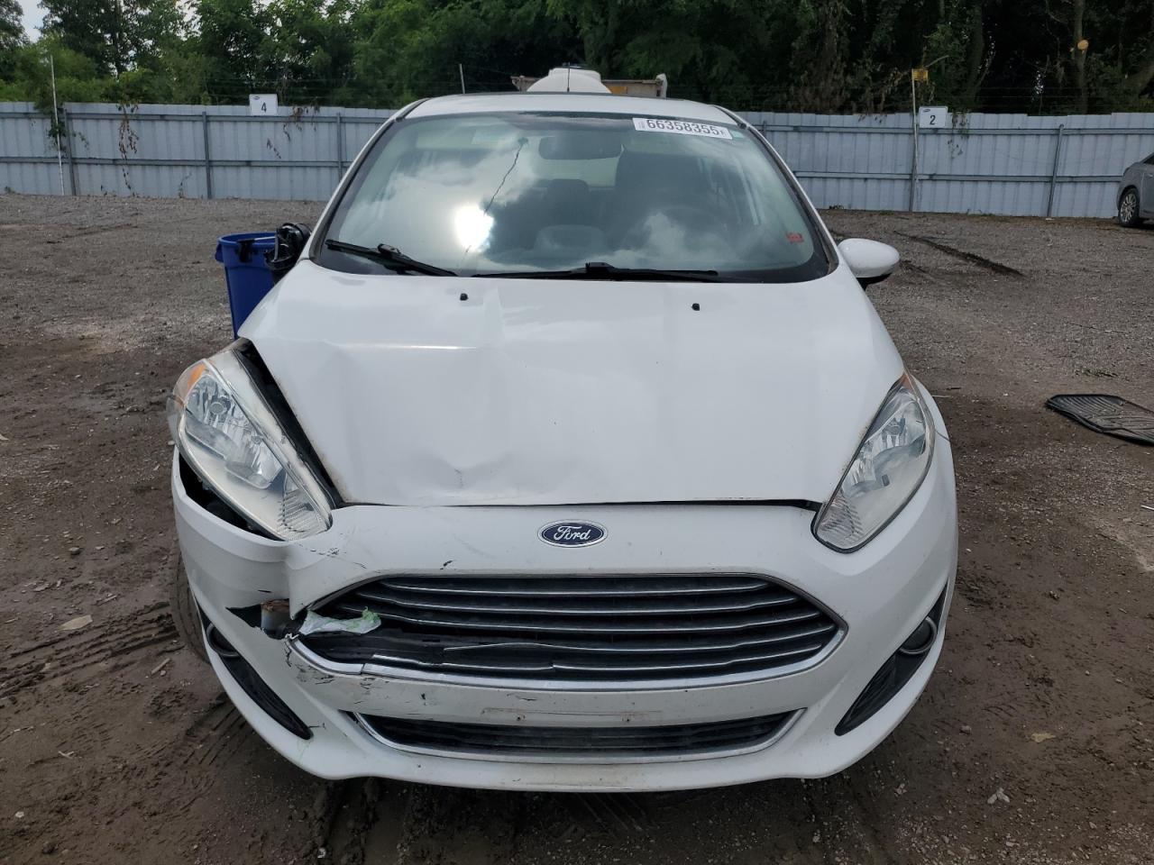 2015 FORD Fiesta