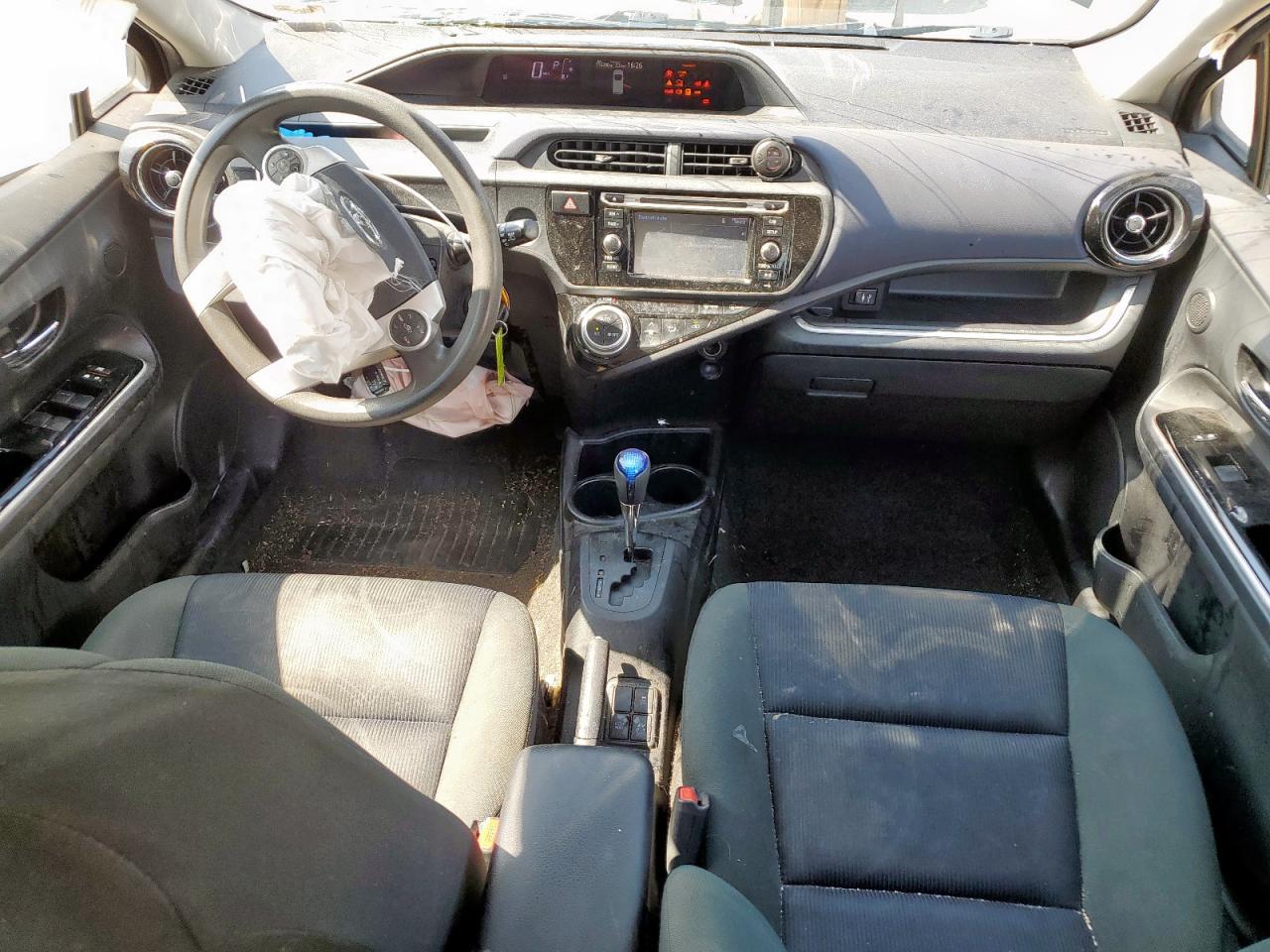 2015 TOYOTA Prius c