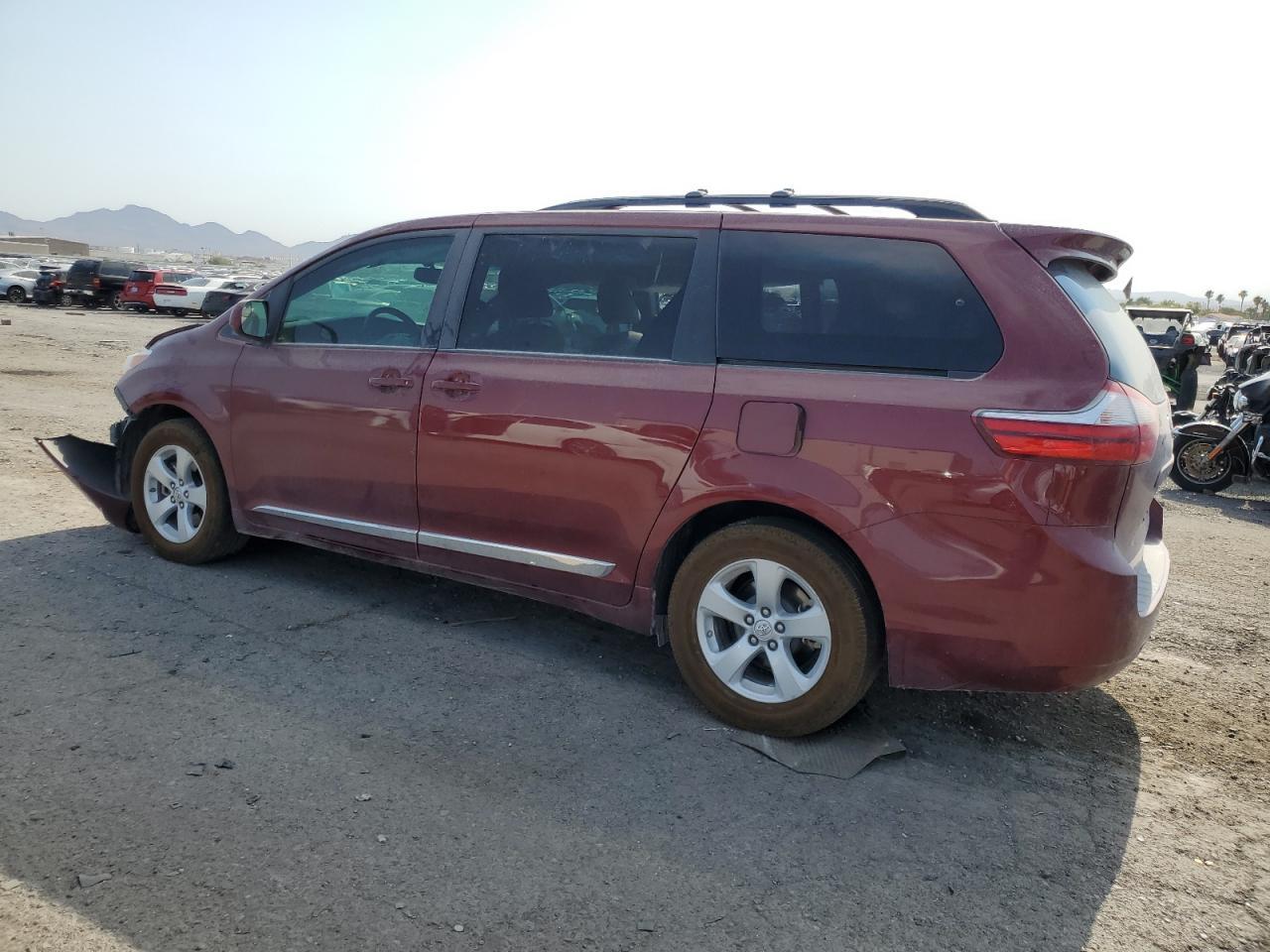 2017 TOYOTA SIENNA