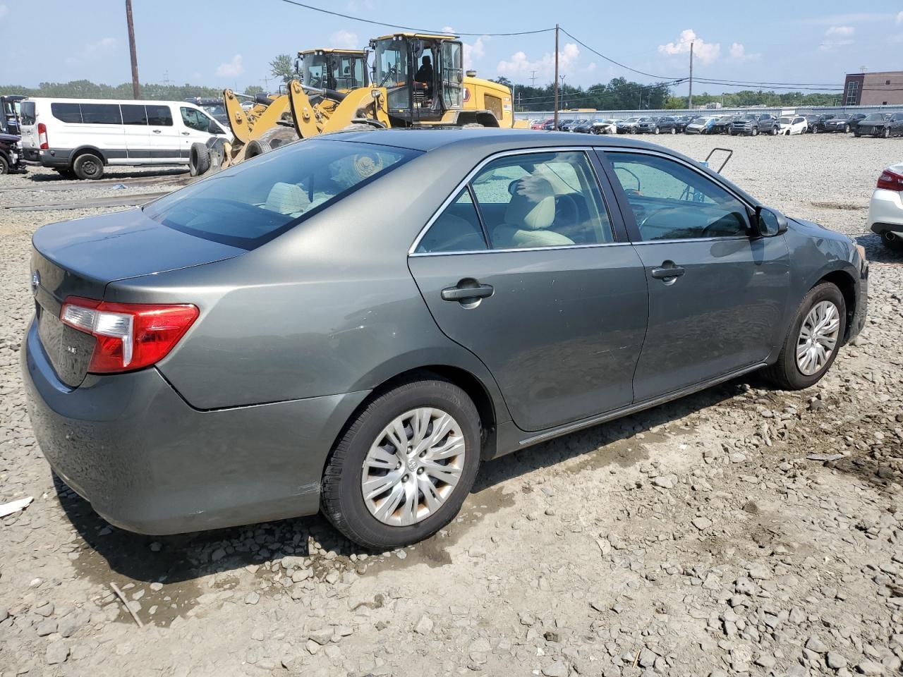 2014 TOYOTA CAMRY