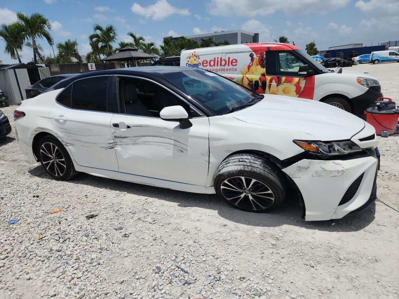 2018 TOYOTA CAMRY