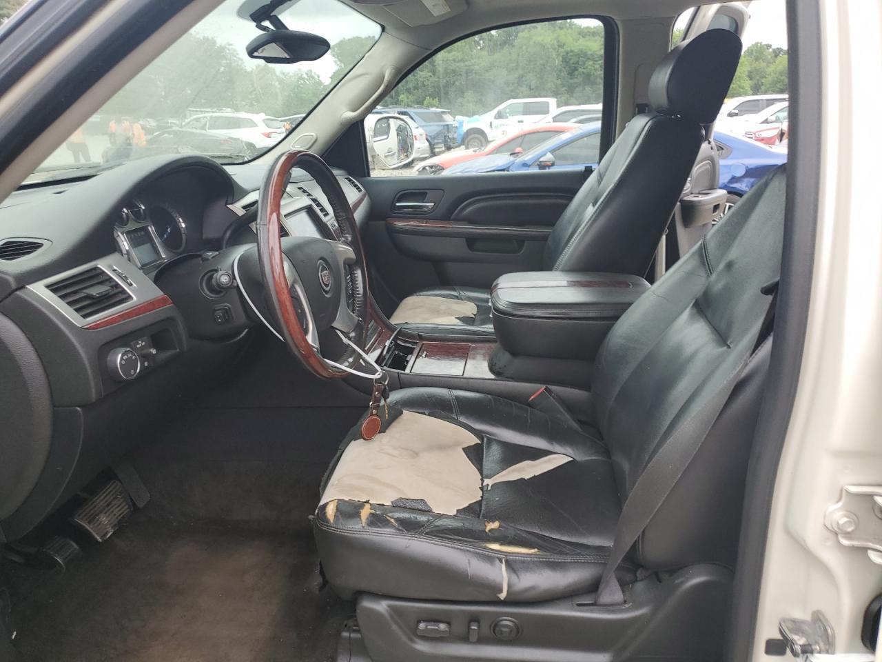 2011 CADILLAC ESCALADE