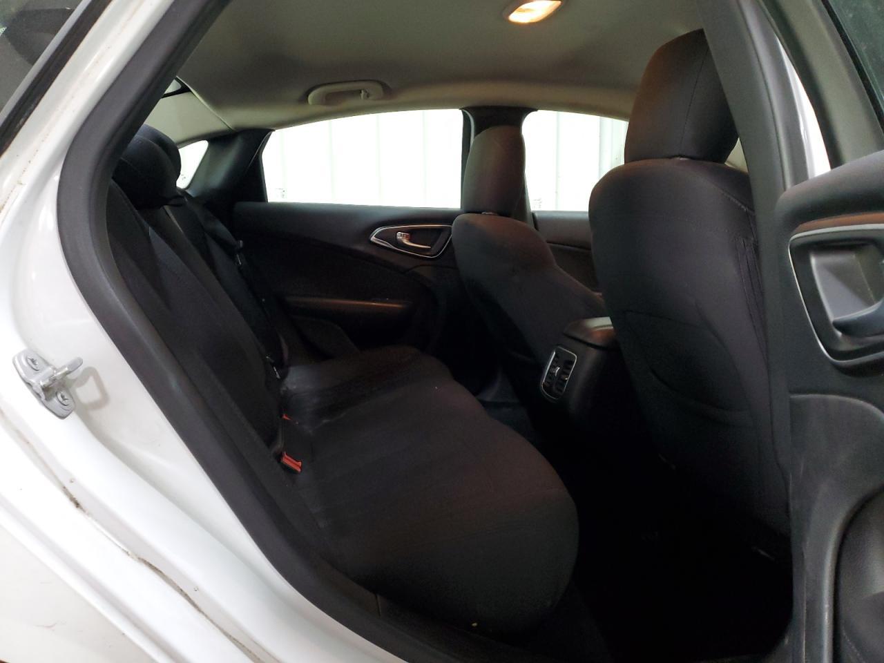 2015 CHRYSLER 200