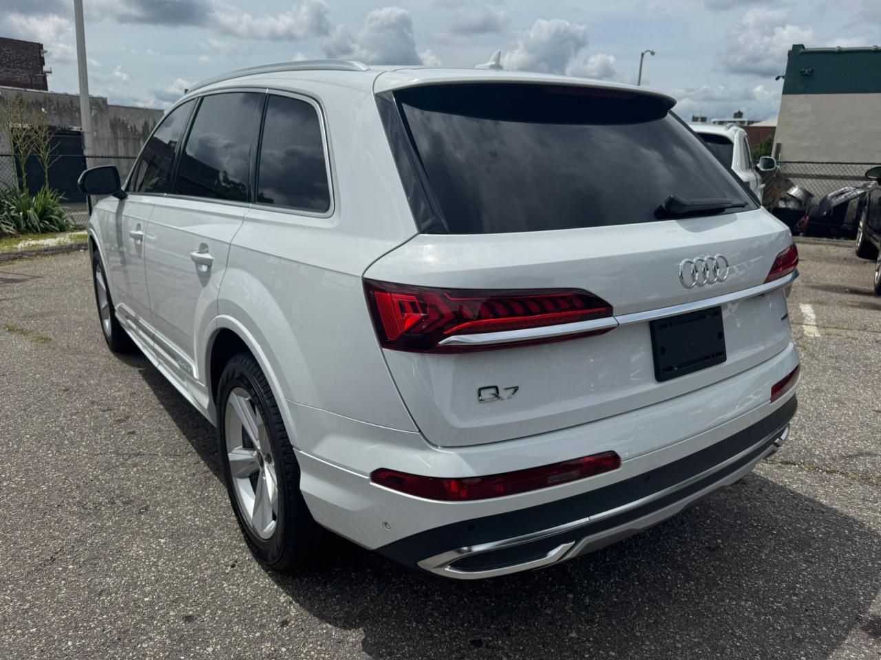 2023 AUDI Q7