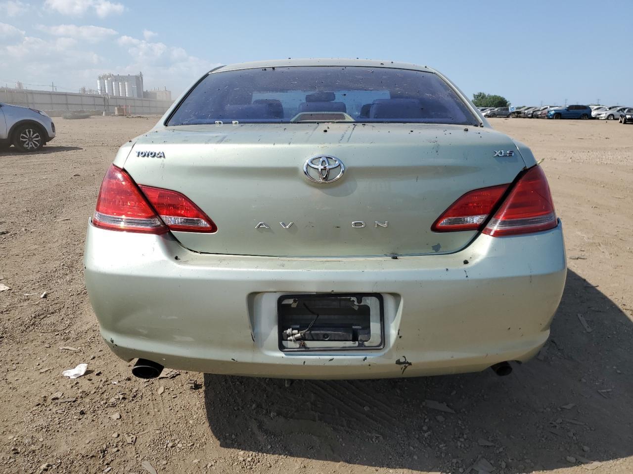 2006 TOYOTA Avalon