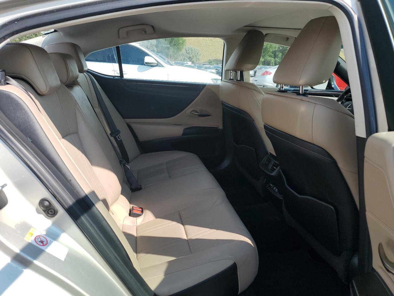2019 LEXUS ES 350