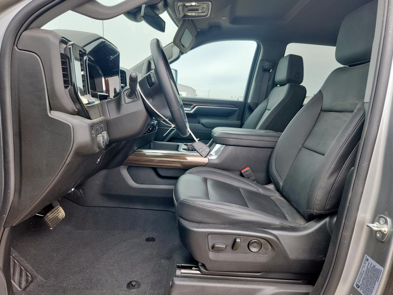 2025 CHEVROLET Silverado