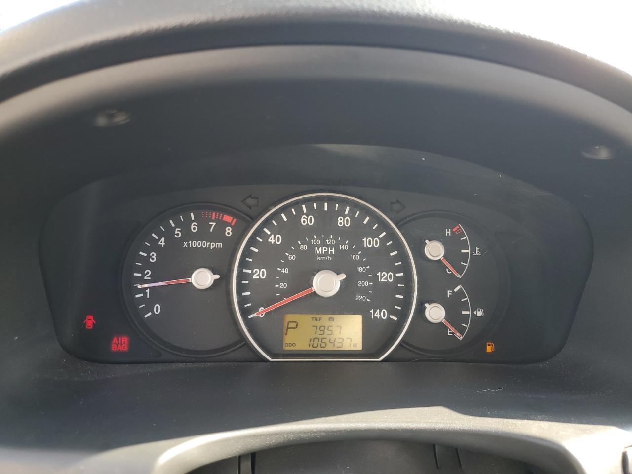 2009 KIA RONDO