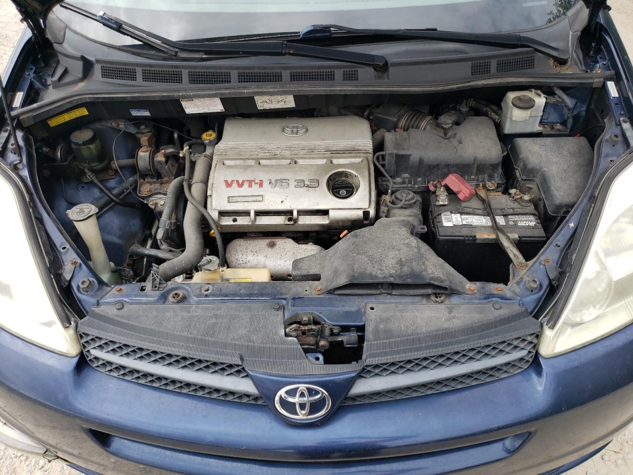 2004 TOYOTA SIENNA