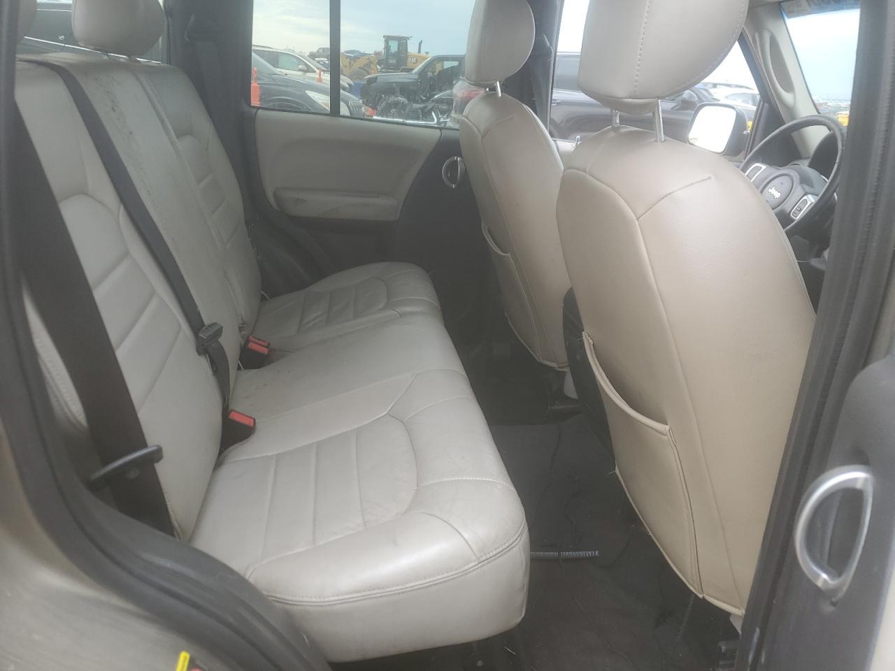 2004 JEEP Liberty
