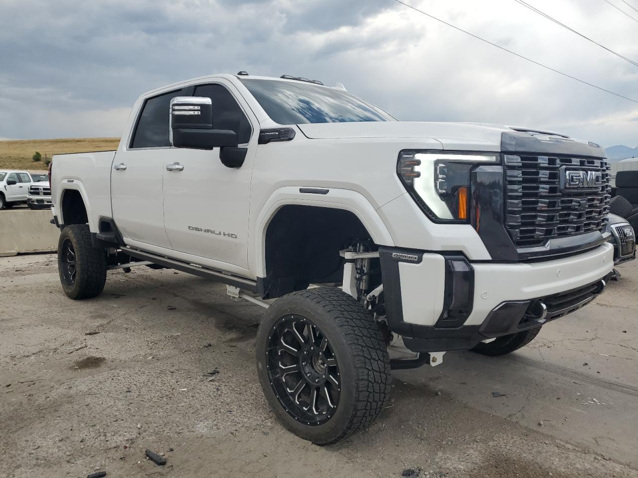 2024 GMC Sierra