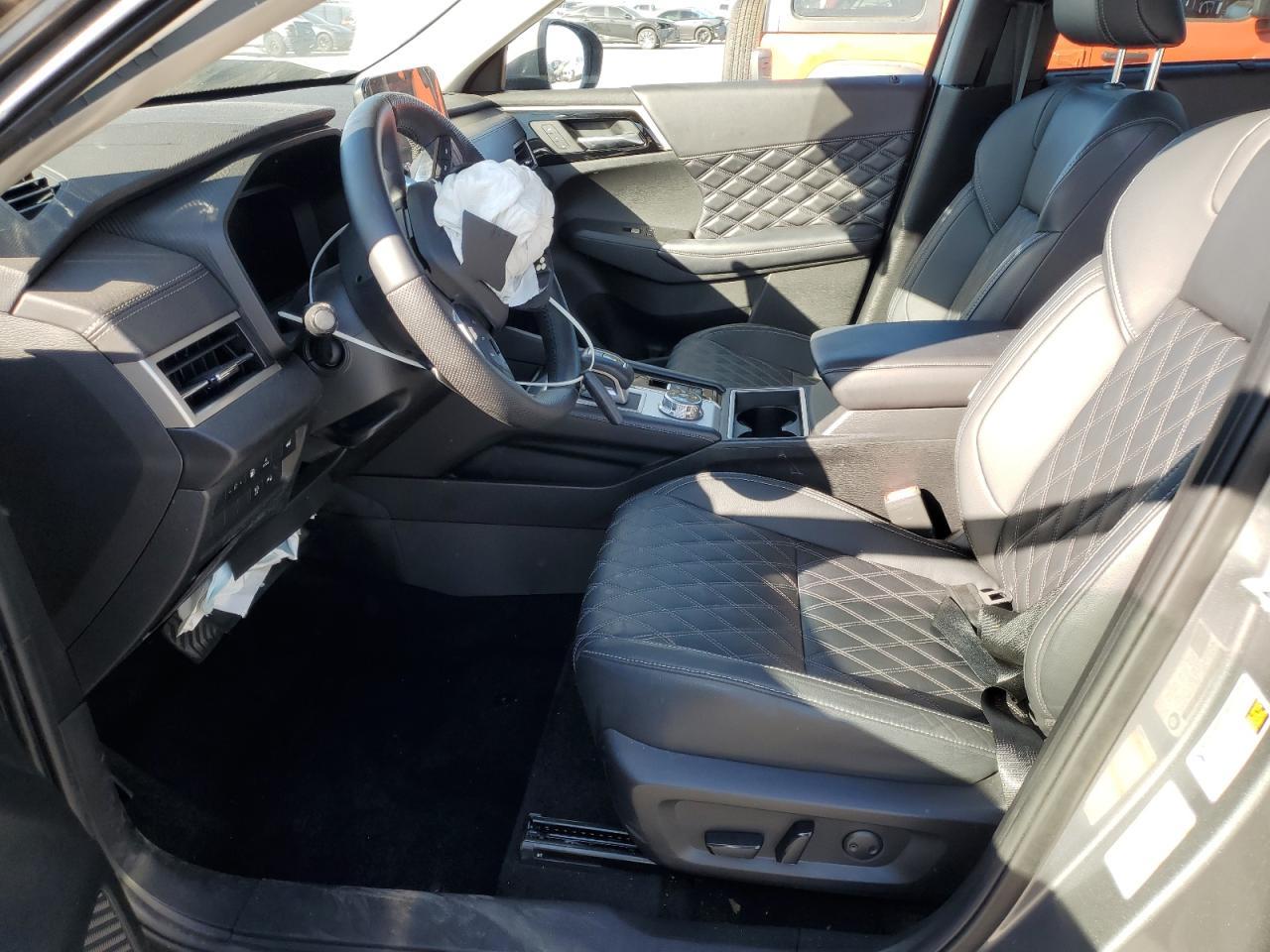 2023 MITSUBISHI outlander