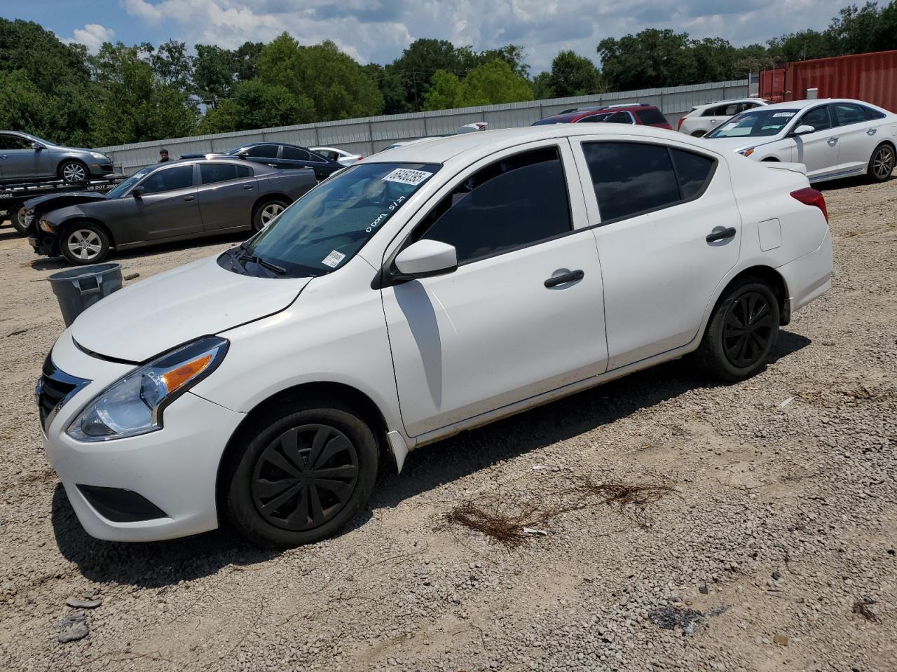 2016 NISSAN VERSA
