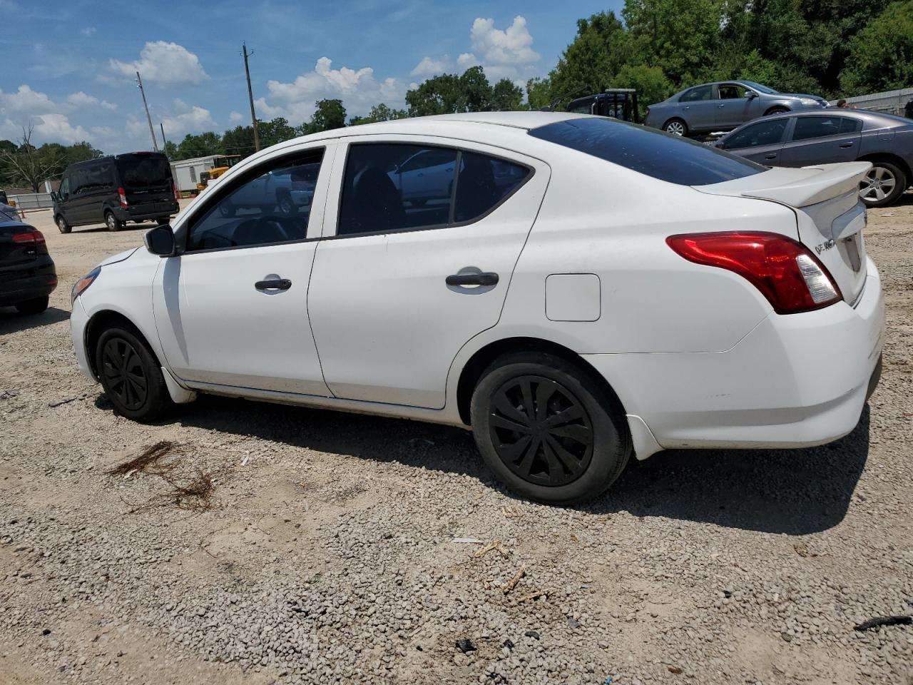 2016 NISSAN VERSA