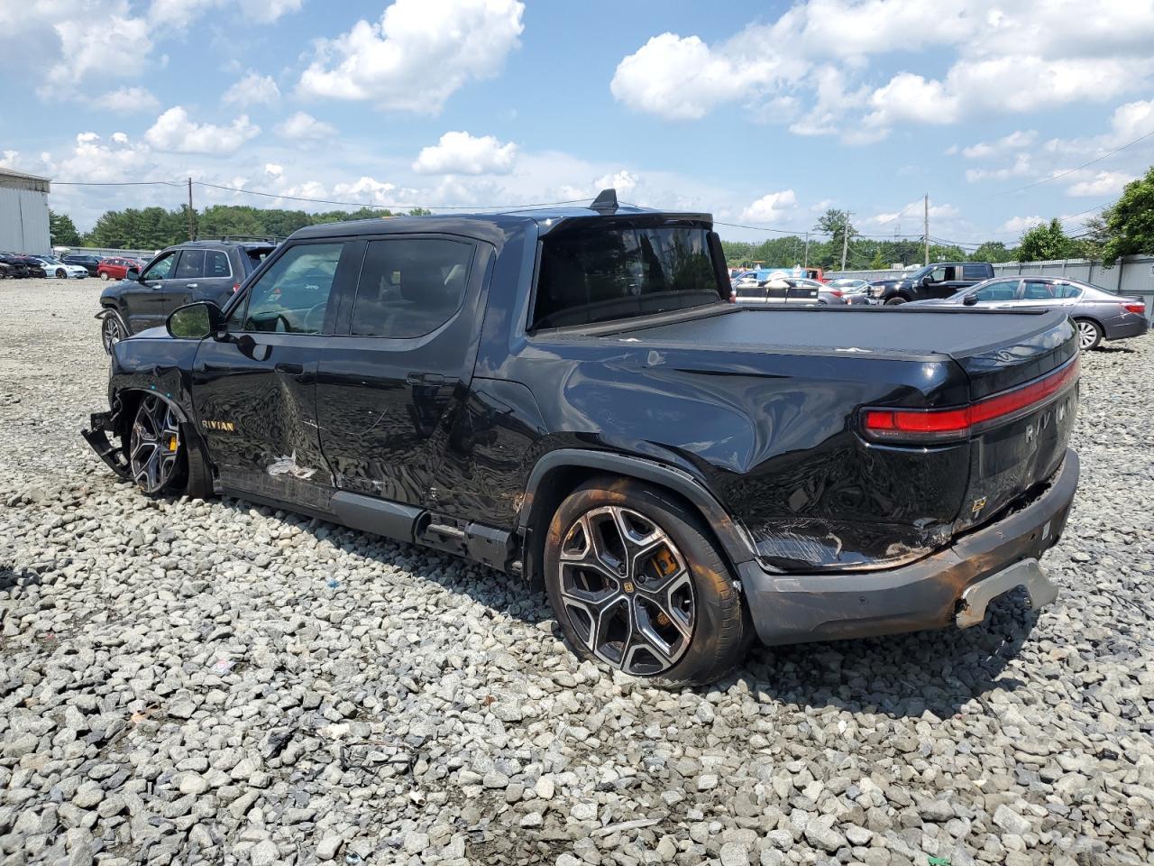 2022 RIVIAN R1t