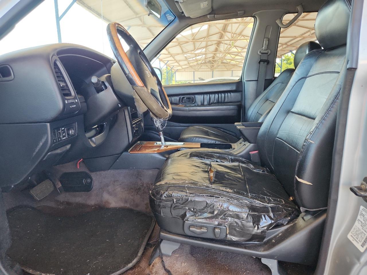 2002 INFINITI QX4