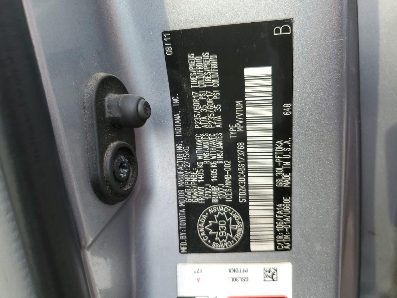 2011 TOYOTA SIENNA