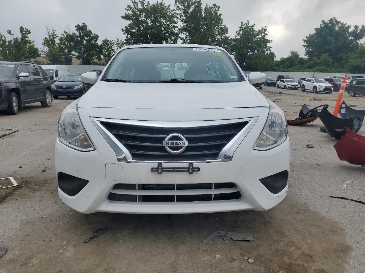 2019 NISSAN VERSA