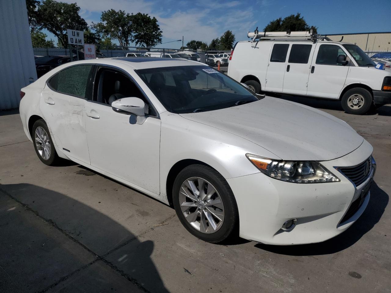 2013 LEXUS Es