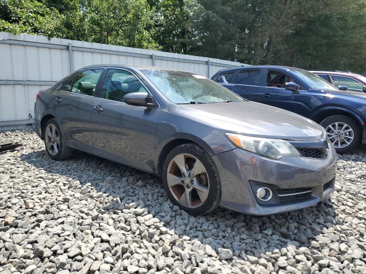 2014 TOYOTA CAMRY