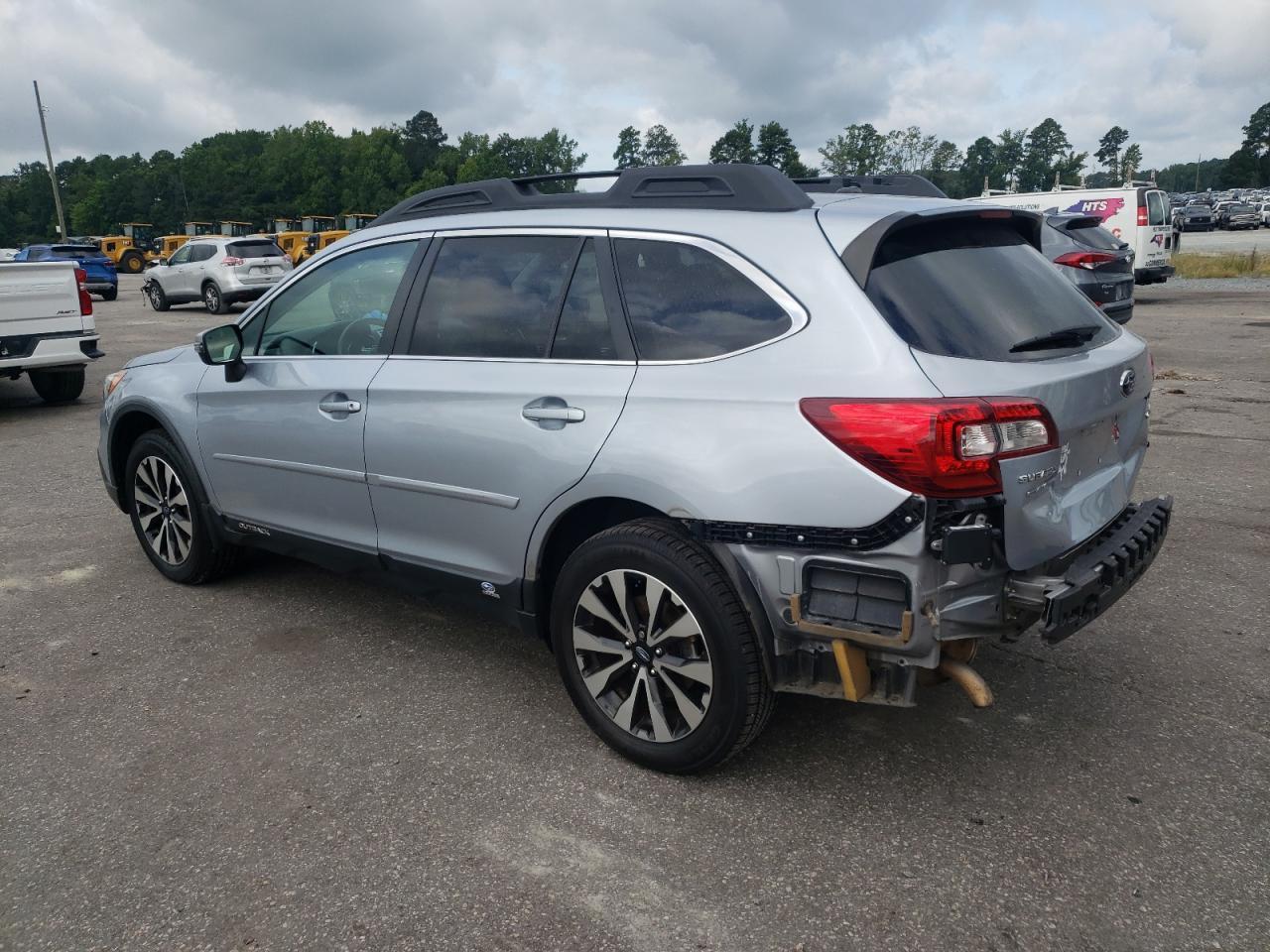 2015 SUBARU Outback