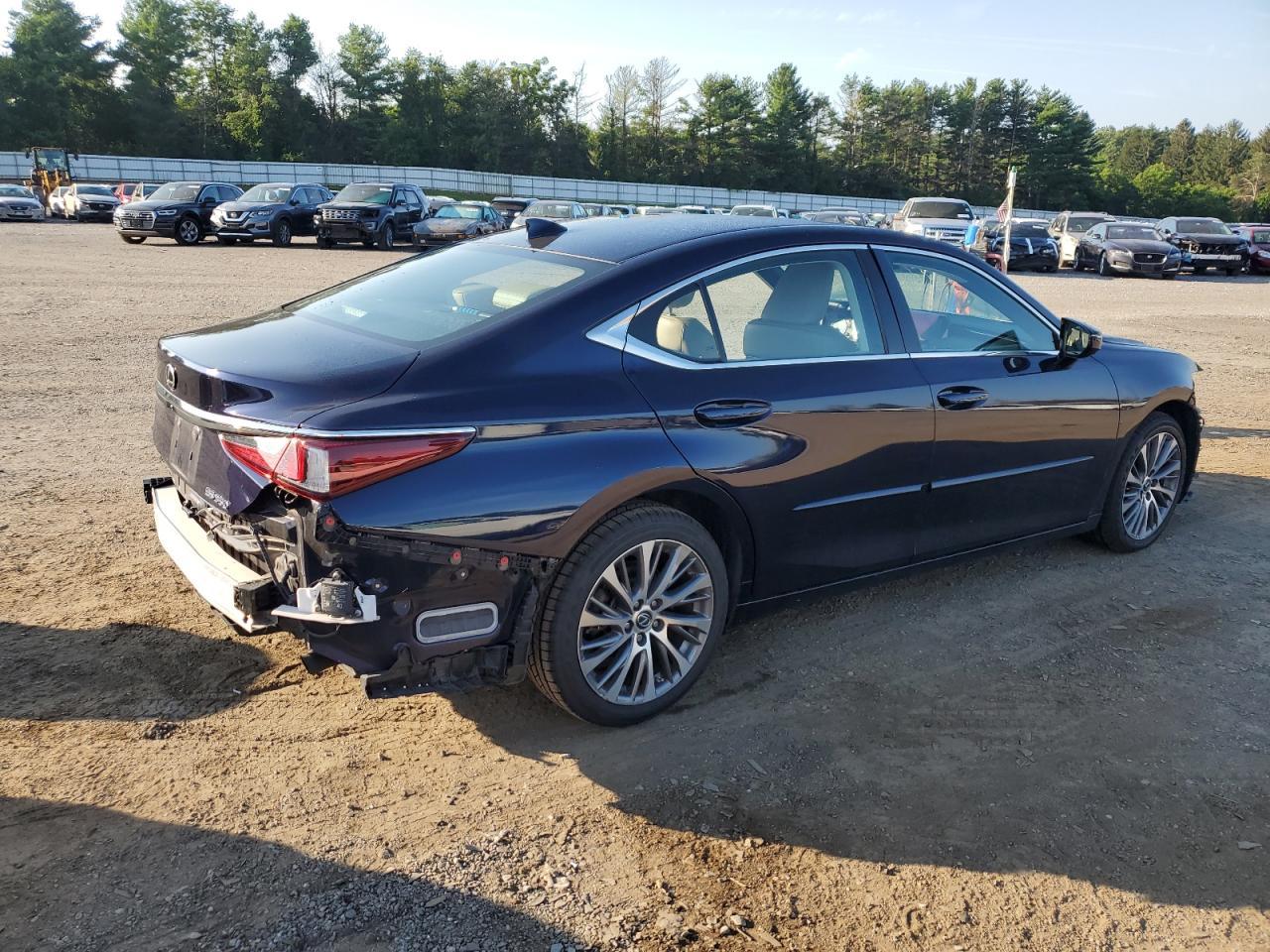 2021 LEXUS Es