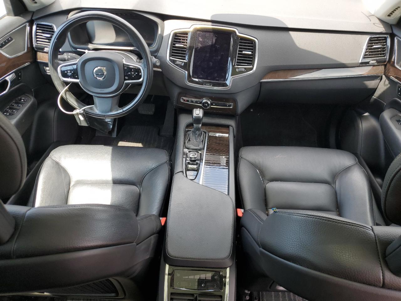 2016 VOLVO XC90