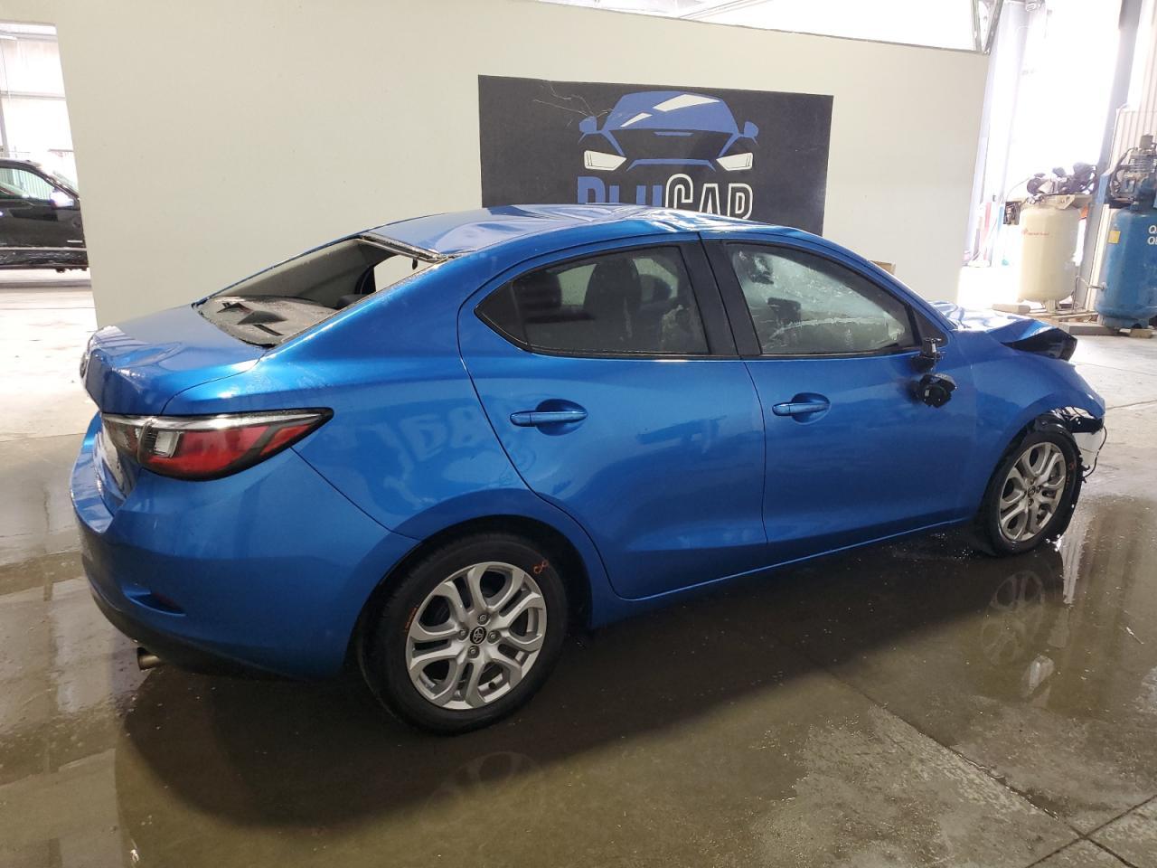 2017 TOYOTA YARIS