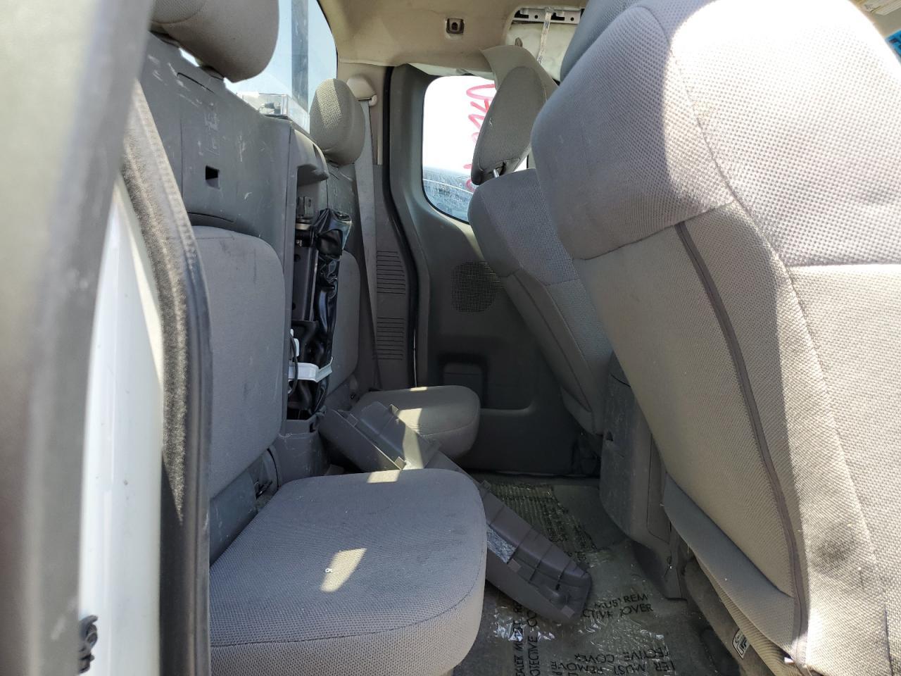 2015 NISSAN Frontier