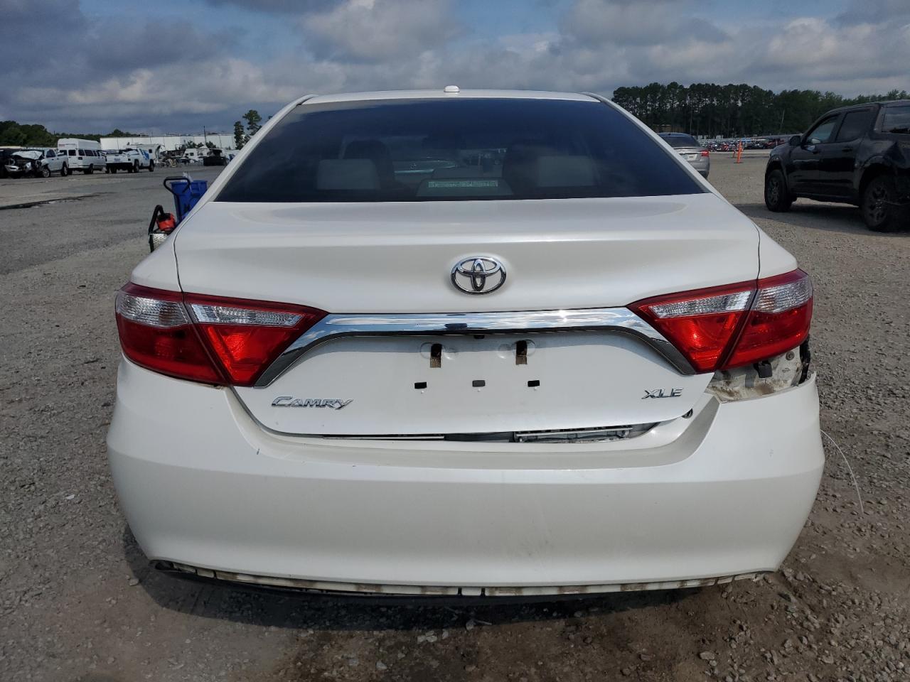2015 TOYOTA CAMRY