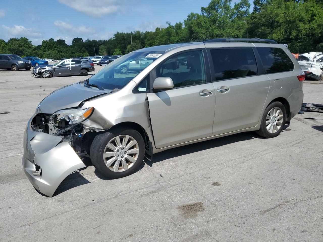 2015 TOYOTA SIENNA
