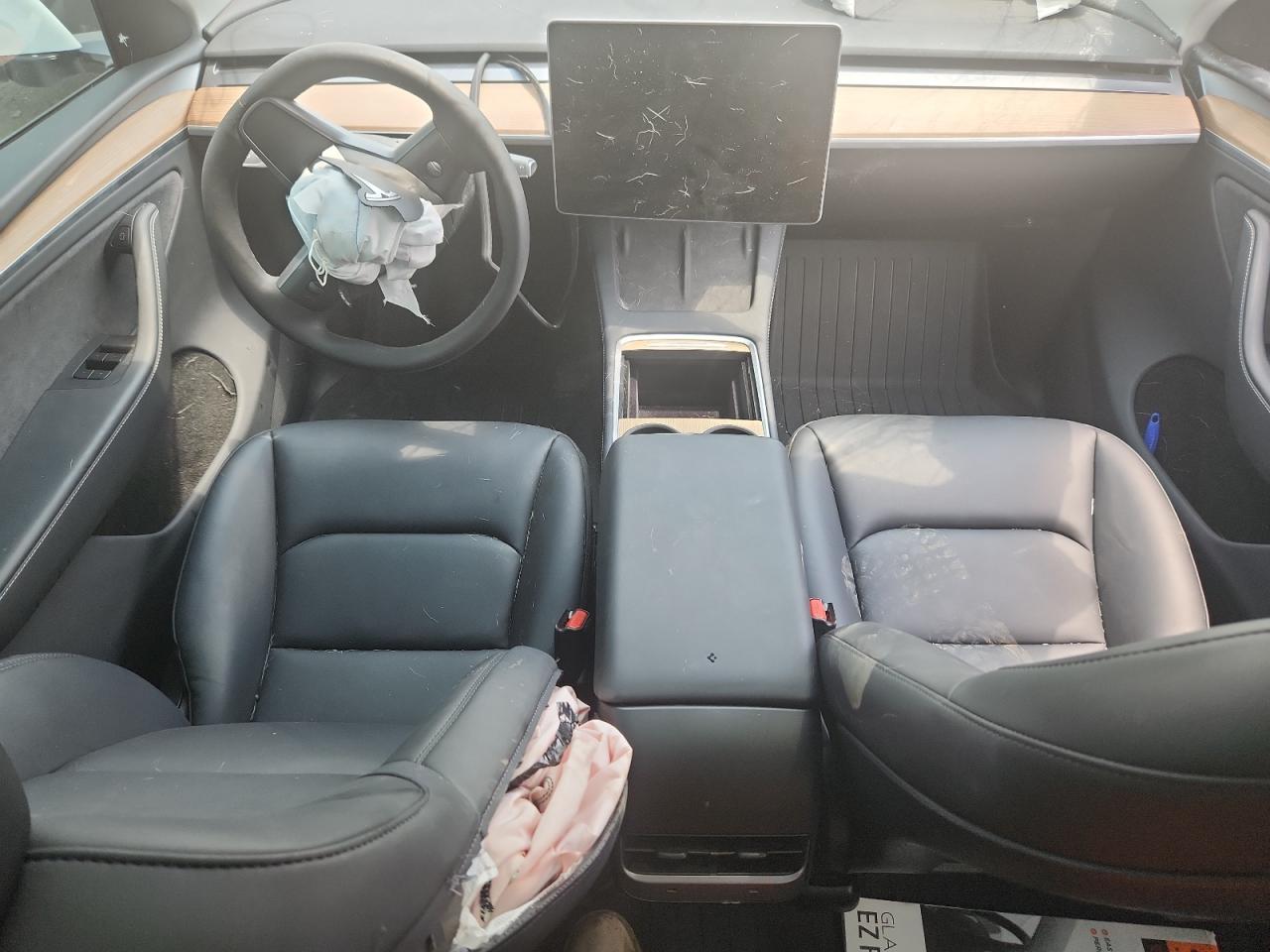 2025 TESLA MODEL Y