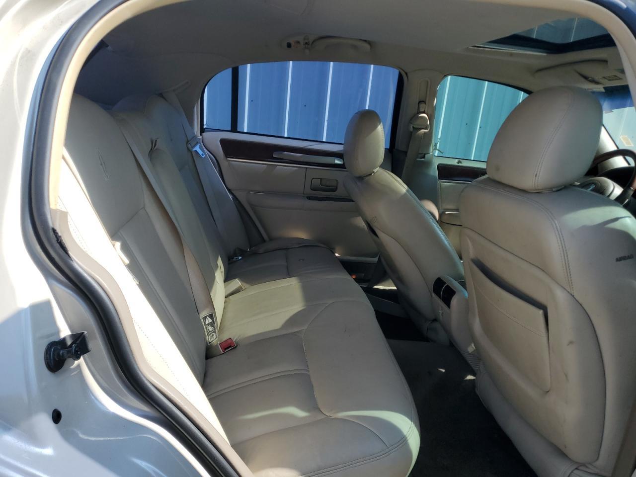 2003 LINCOLN Town Car