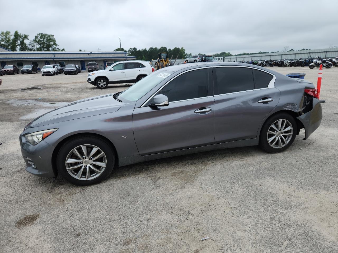 2015 INFINITI Q50