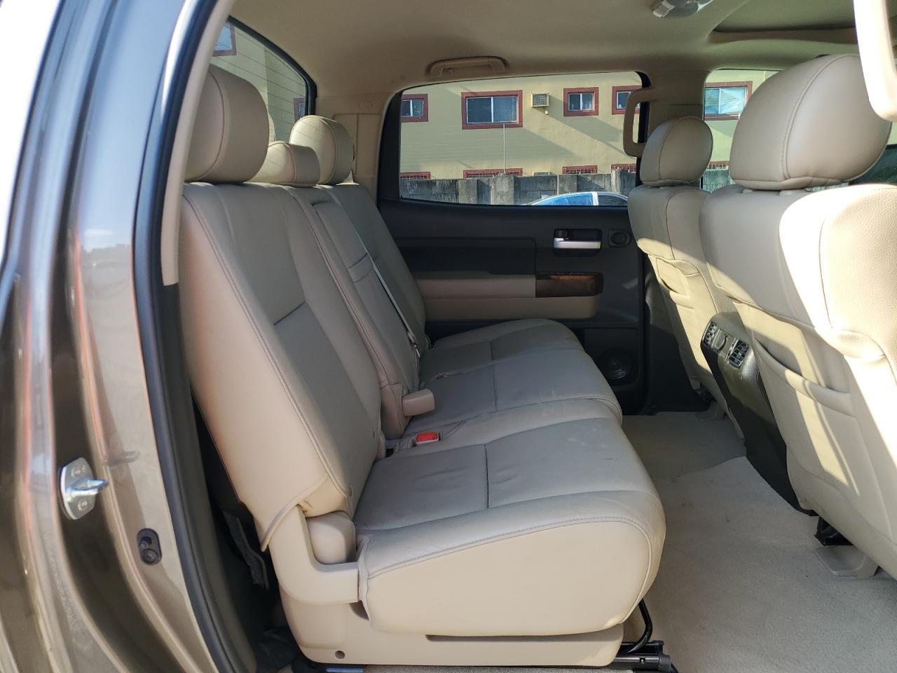 2011 TOYOTA TUNDRA