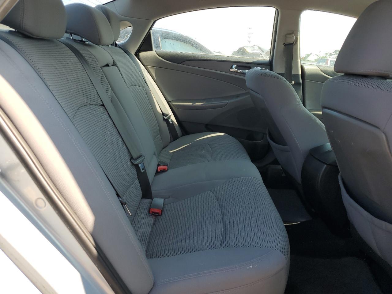 2011 HYUNDAI SONATA