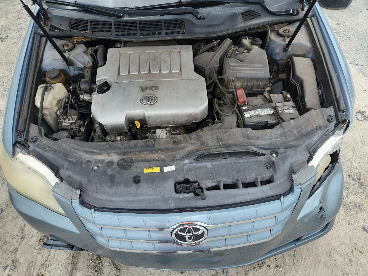 2005 TOYOTA Avalon