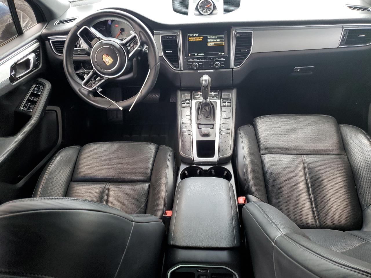 2015 PORSCHE Macan