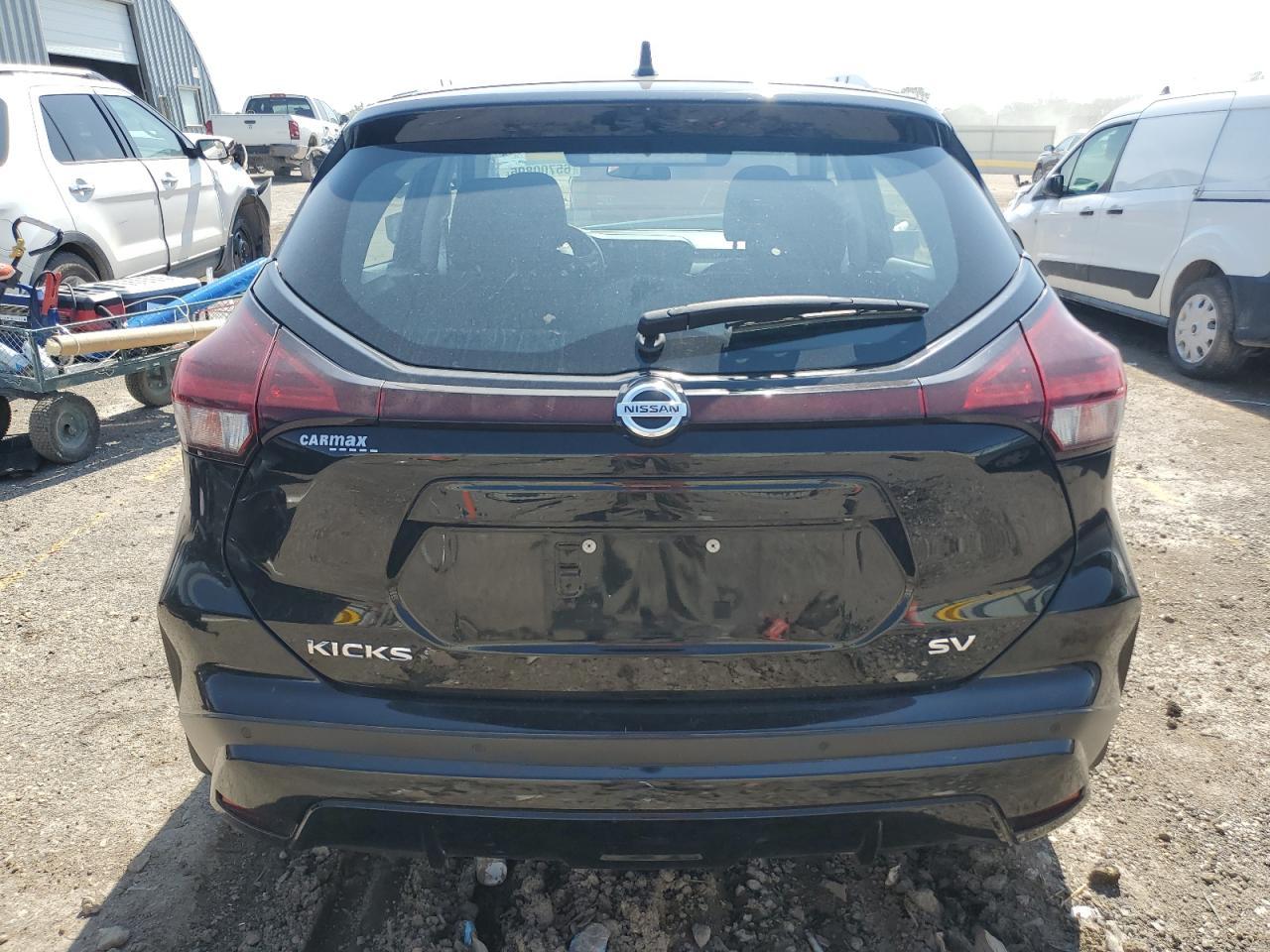 2021 NISSAN KICKS
