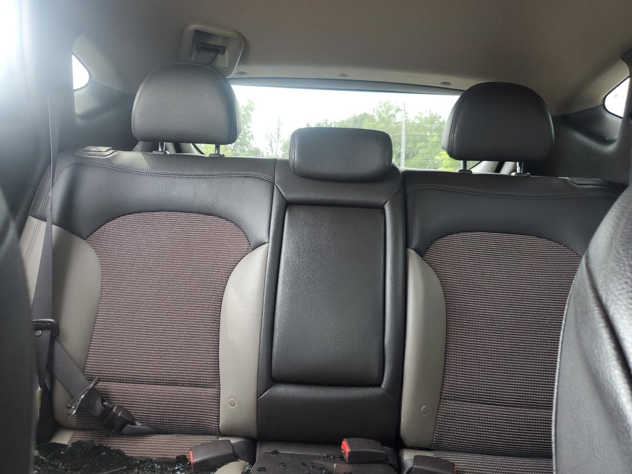 2010 HYUNDAI TUCSON