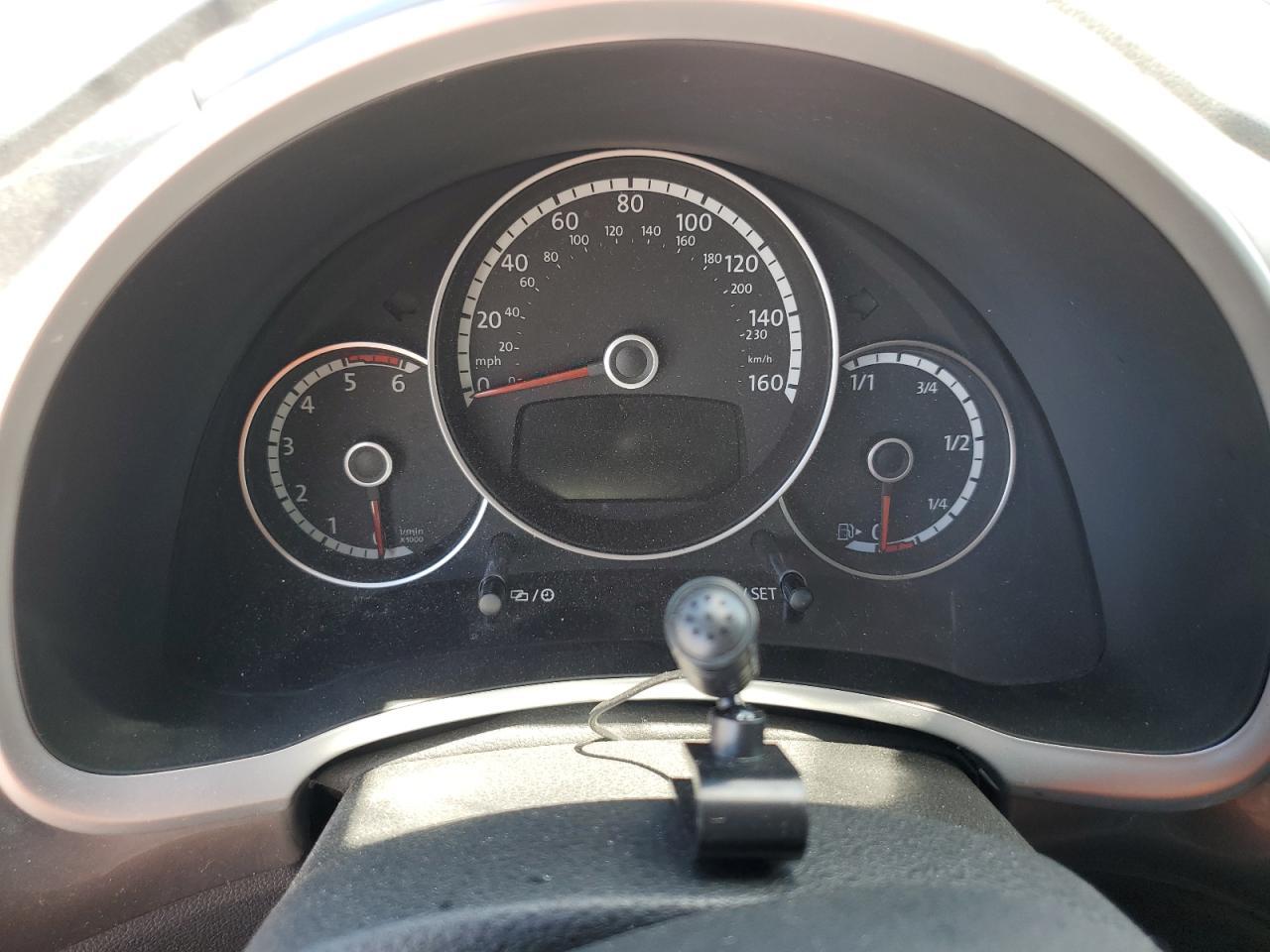 2014 VOLKSWAGEN Beetle