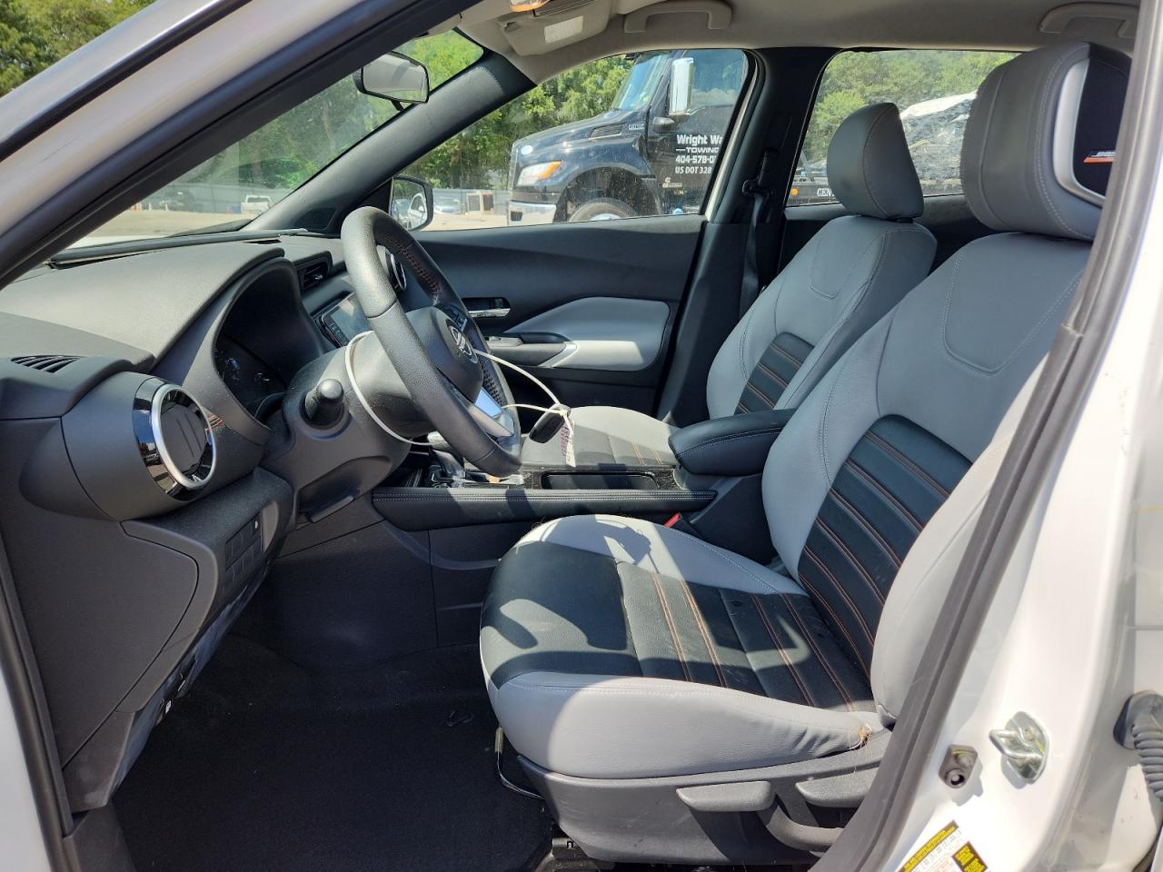 2023 NISSAN KICKS