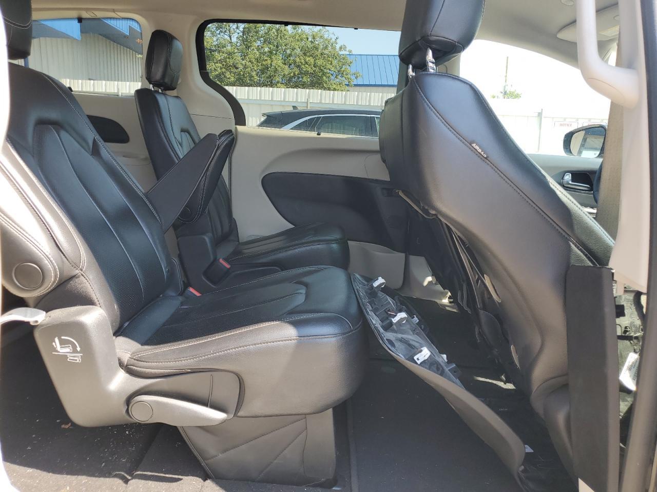 2022 CHRYSLER Pacifica