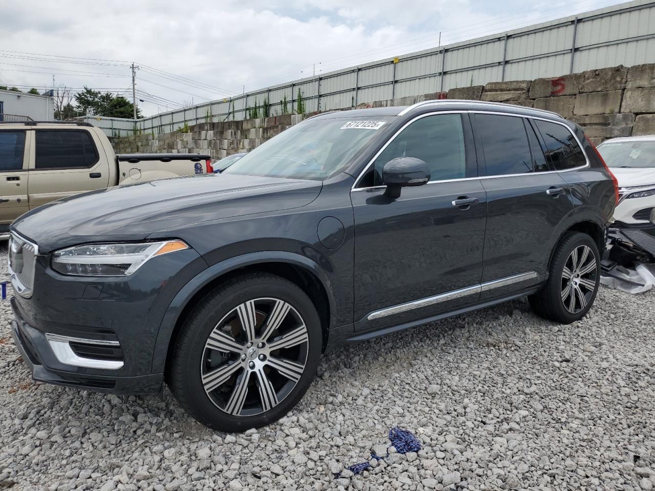 2021 VOLVO XC90