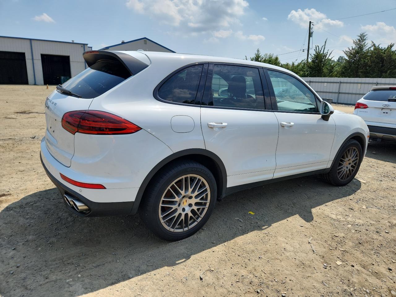 2016 PORSCHE CAYENNE