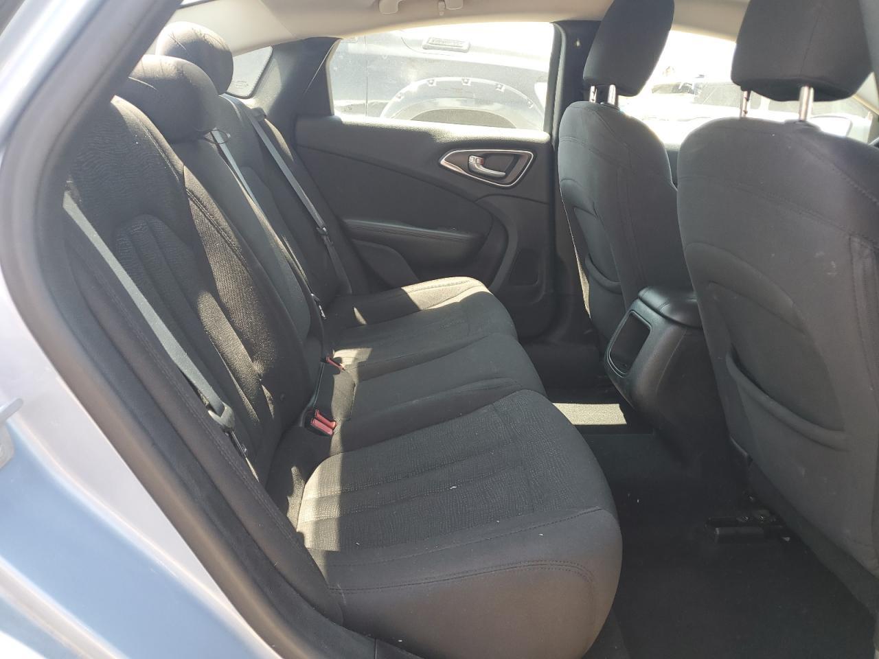 2015 CHRYSLER 200