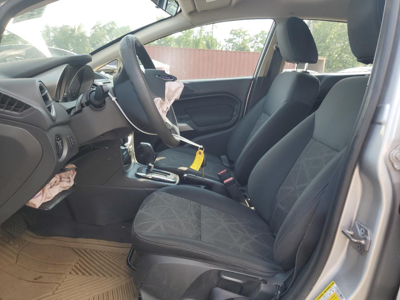 2011 FORD Fiesta