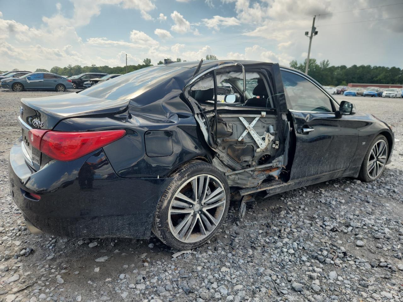 2015 INFINITI Q50