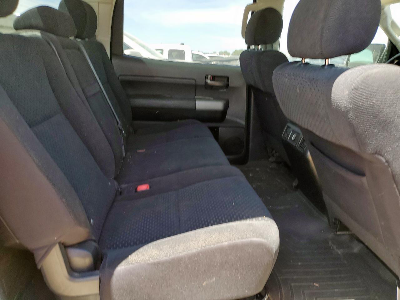 2011 TOYOTA TUNDRA